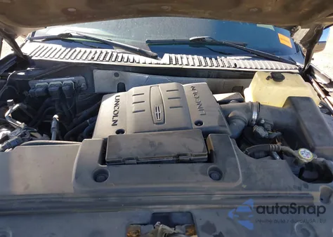 2010 Lincoln Navigator L z USA, uszkodzony, nr VIN 5LMJJ3H52AEJ04506